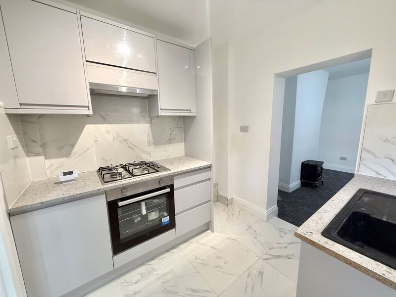 Property photo 3 of 9 Photo 5