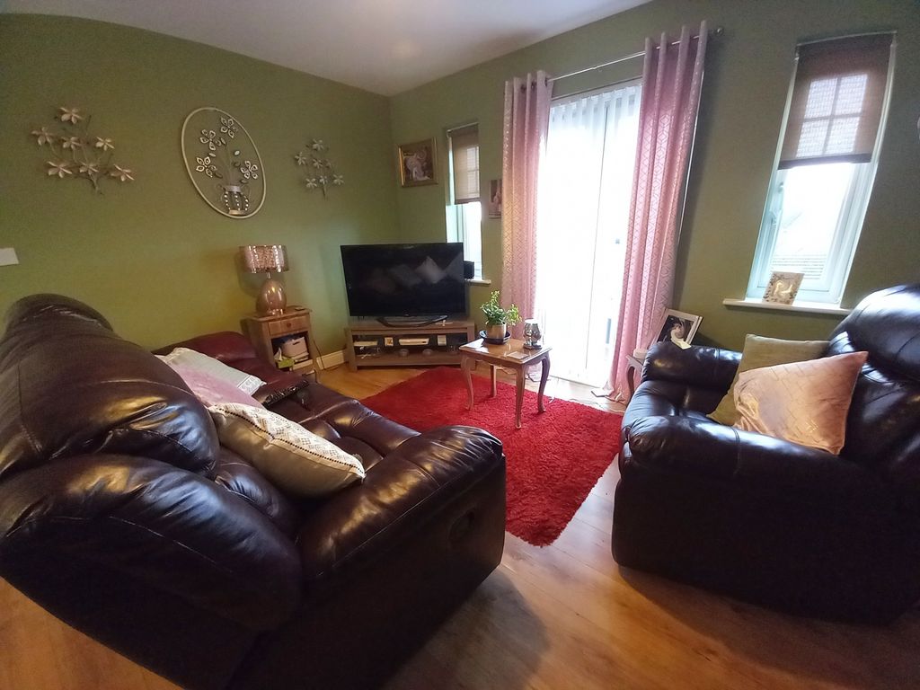 Property photo 2 of 10 Lounge Area