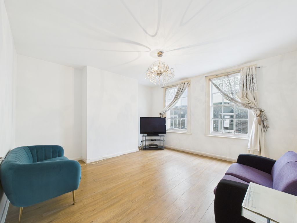 Property photo 1 of 7 Lounge