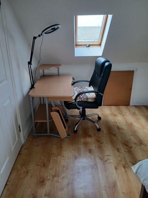 Property photo 1 of 4 Loft Room To Let For Single Female Only- Ilford