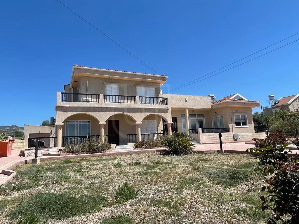 Property photo 1 of 18