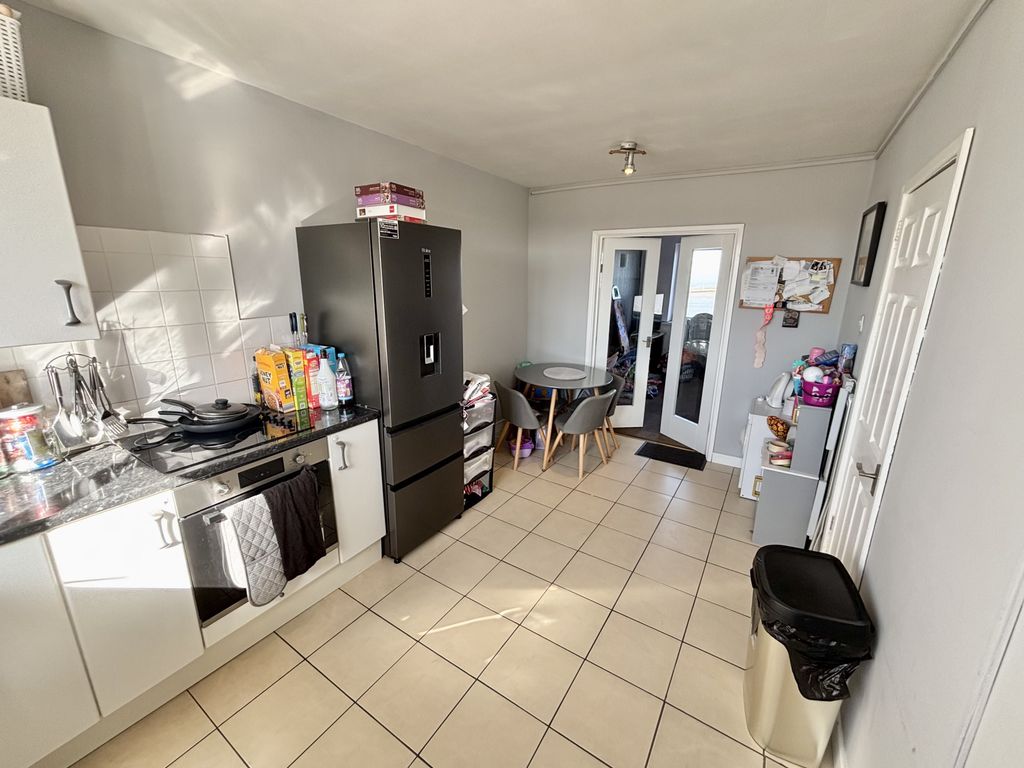 Additional image 5 of 2 bed flat for saleWyre View, 27-28 Queens Terrace, Fleetwood FY7