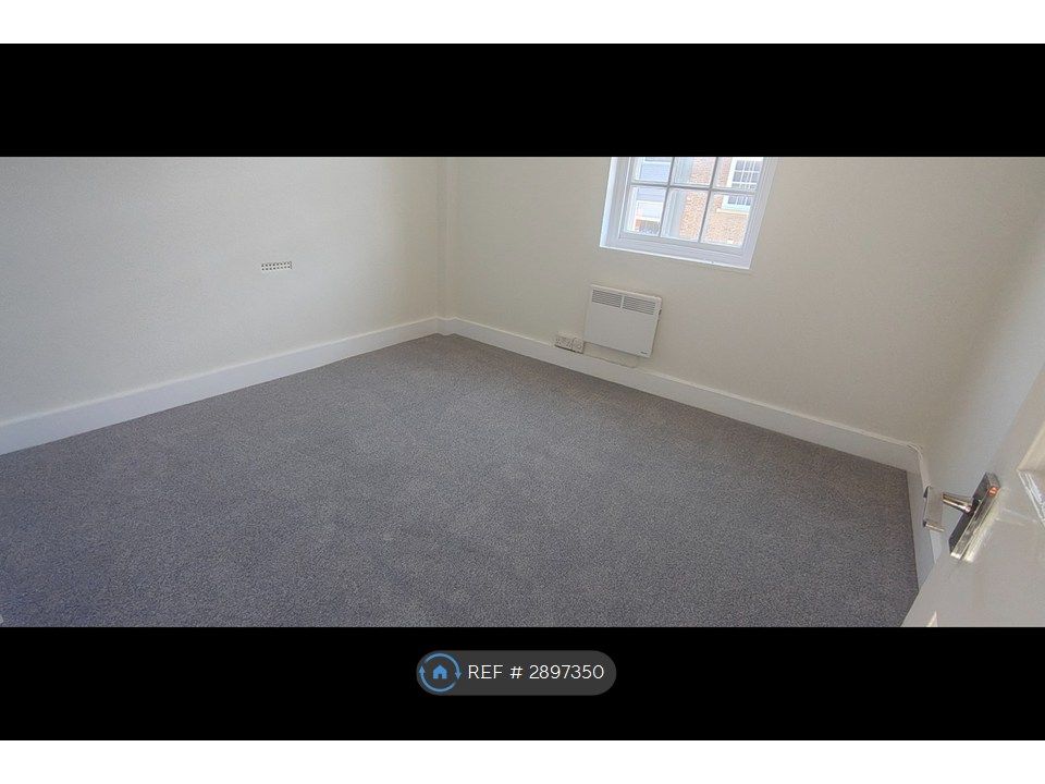 Property photo 1 of 8 Master Bedroom