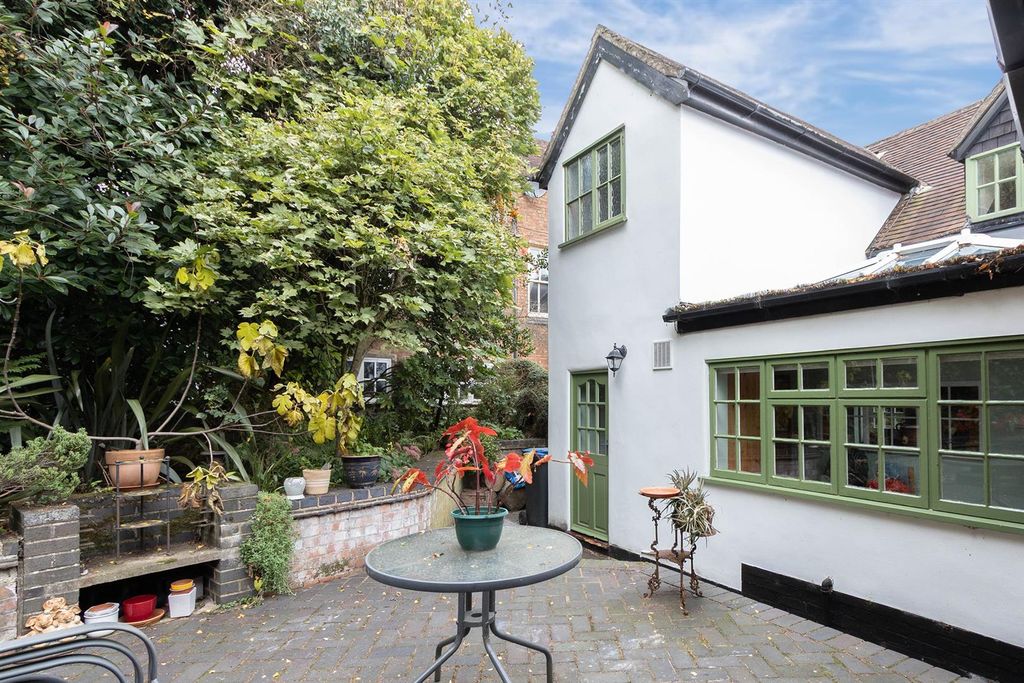 Property photo 2 of 33