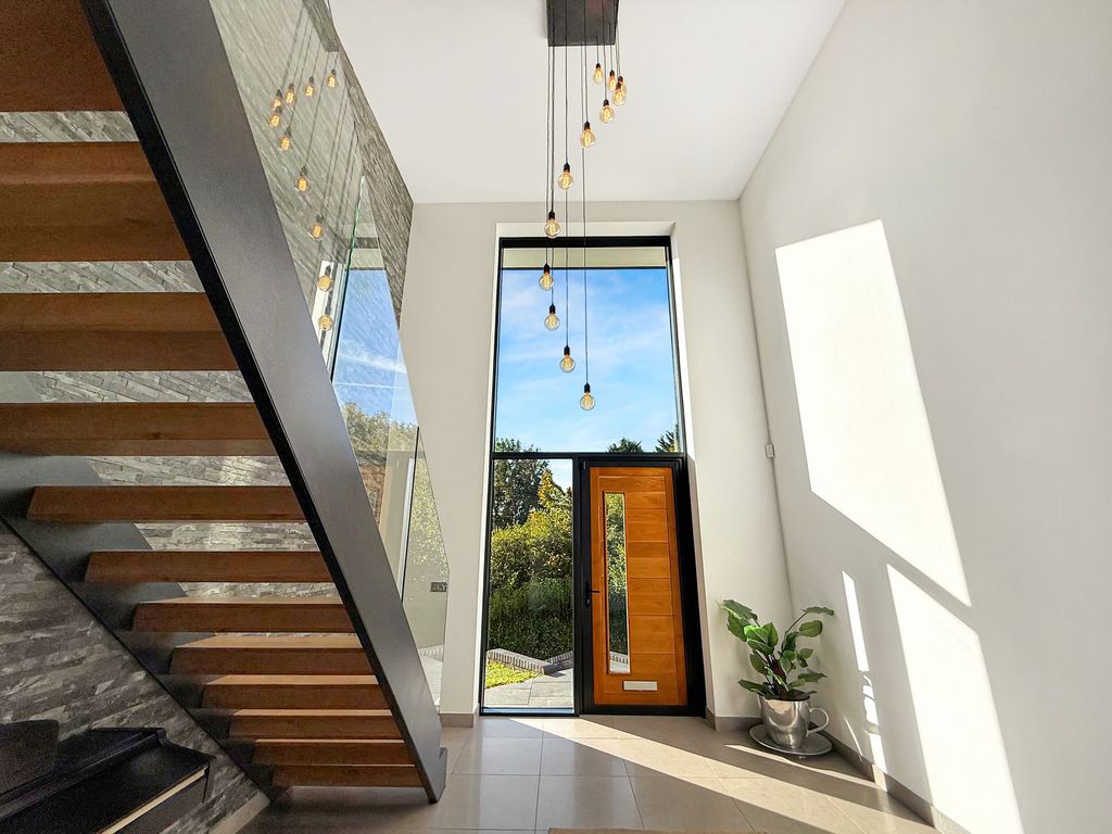 Property photo 3 of 64