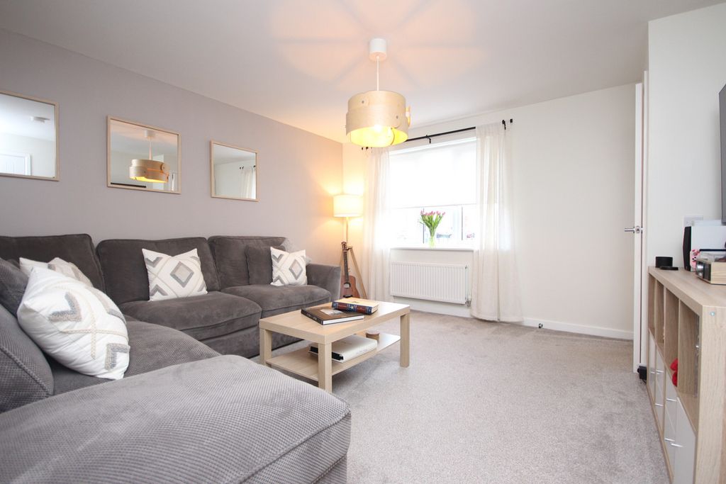 Property photo 2 of 17