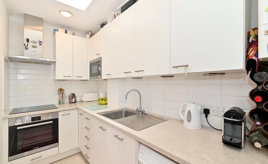 Property photo 2 of 5 120 Montagu Mansions 1 14.01.Png