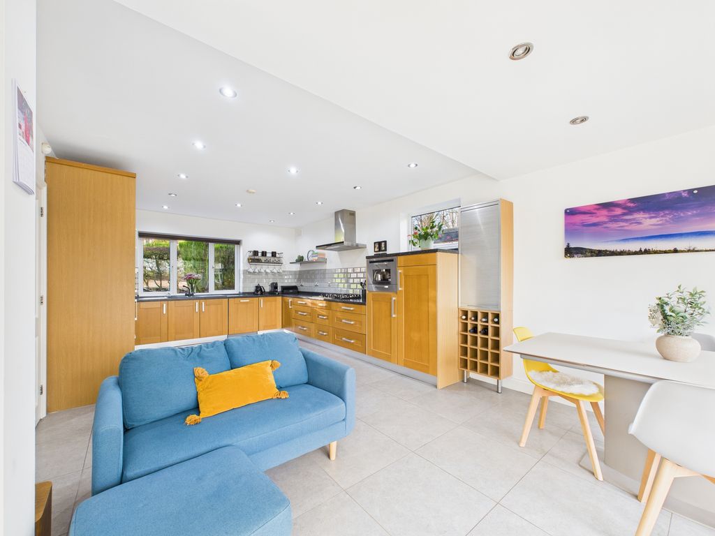 Property photo 3 of 61