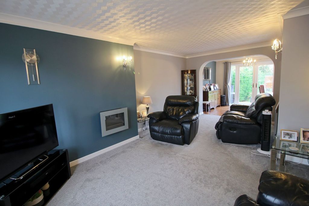 Property photo 2 of 23