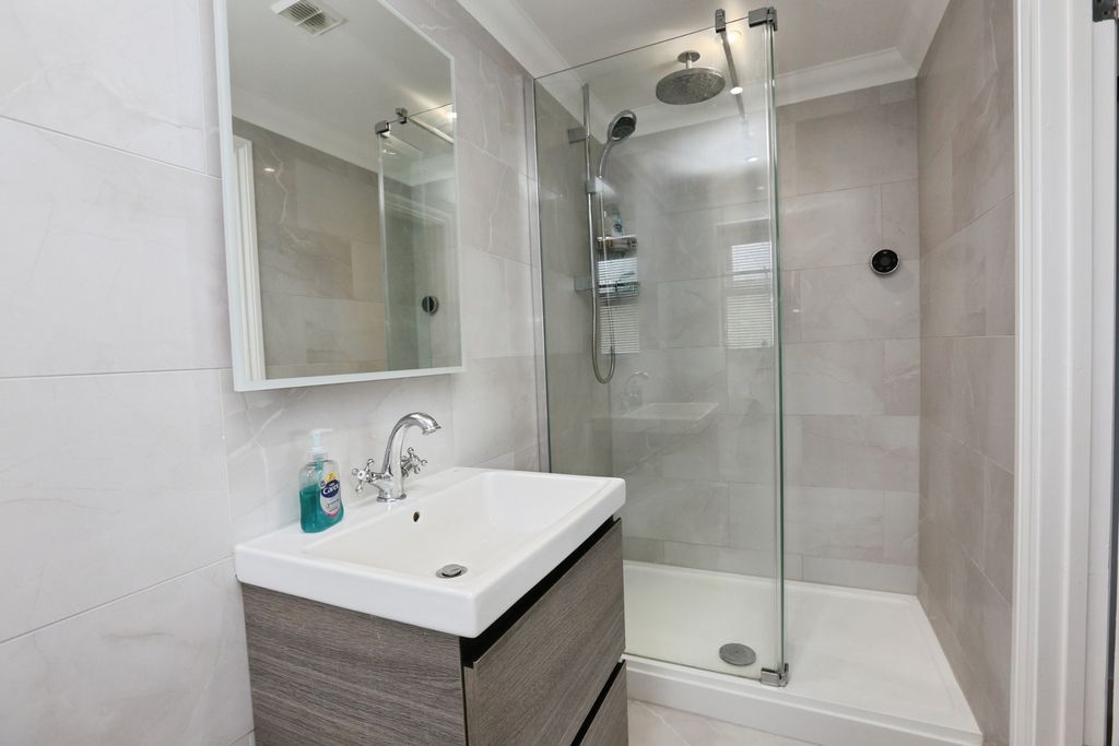 Property photo 3 of 18 Photo