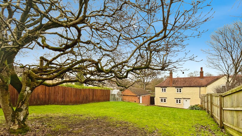 Property photo 2 of 16 Garden