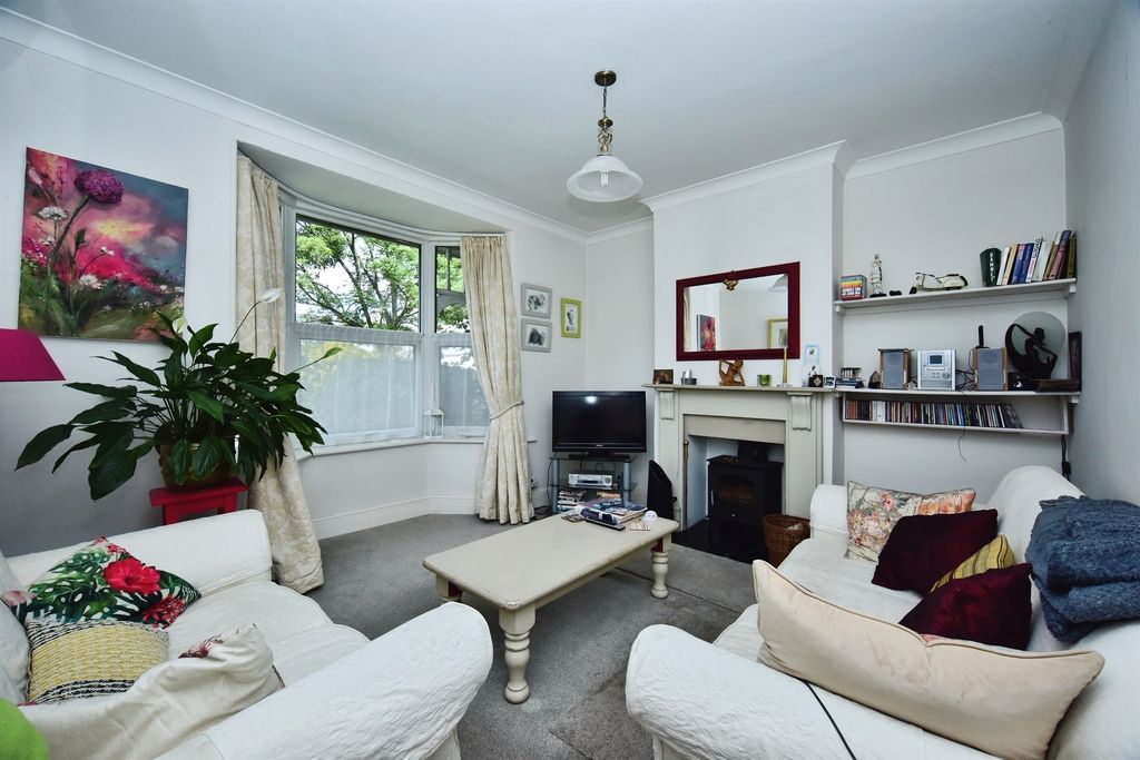 Property photo 2 of 17
