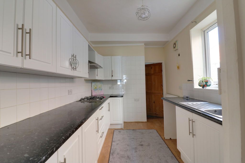 Property photo 3 of 16 Kitchen