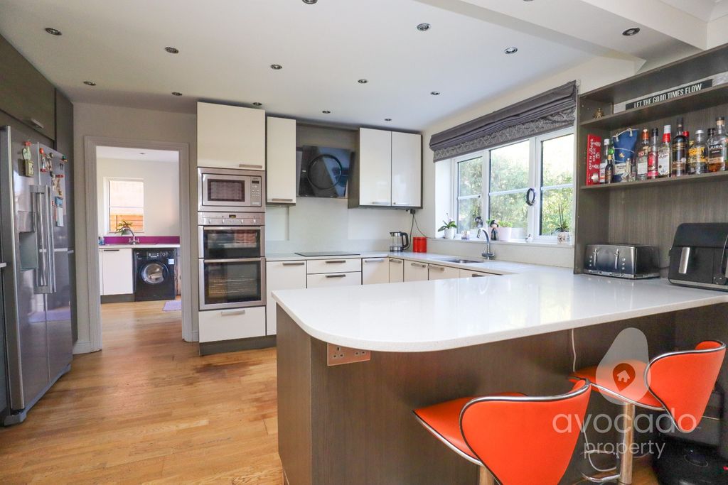 Property photo 3 of 15 4590329