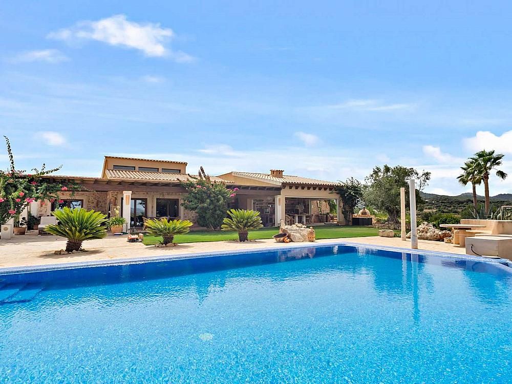 Property photo 2 of 30