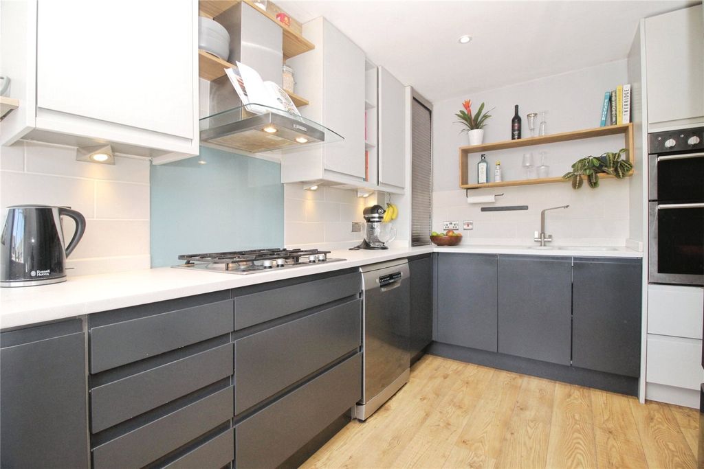 Property photo 3 of 18 Kitchen/Diner