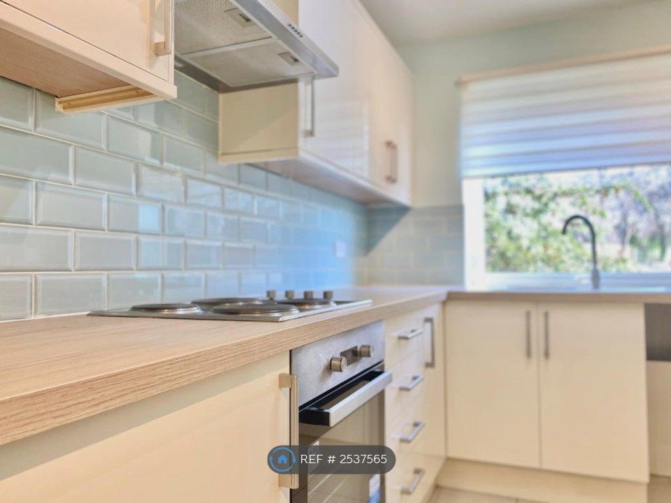 Property photo 1 of 24 Kitchen
