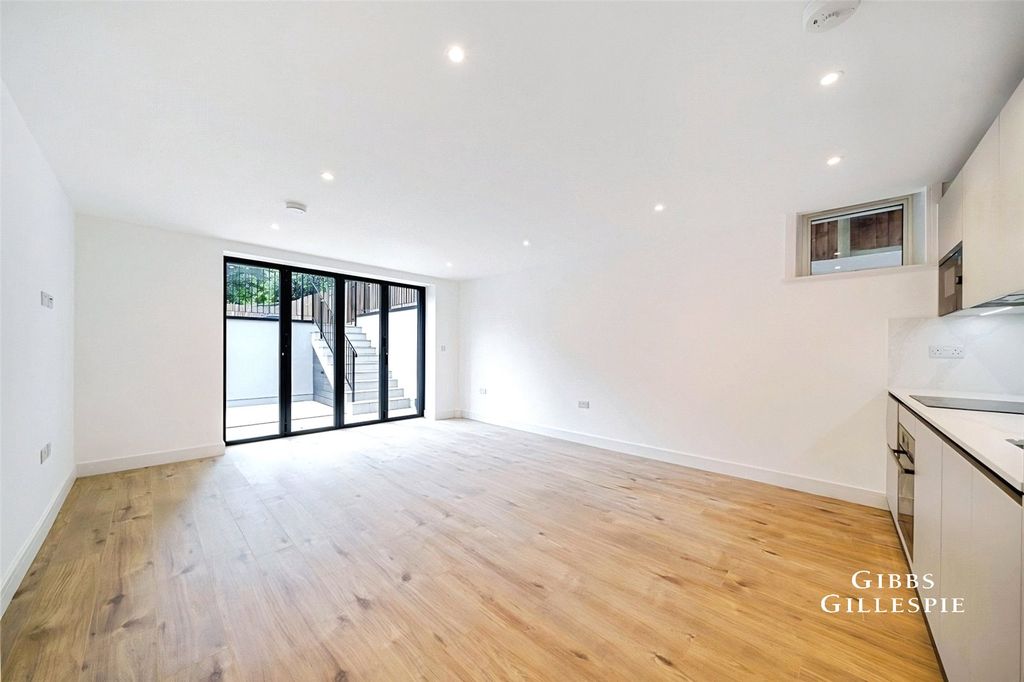 Property photo 2 of 10 Picture No. 16