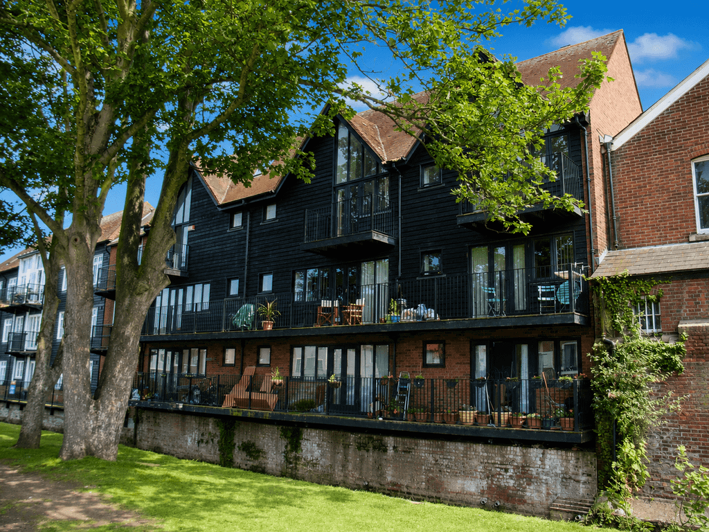 Property photo 1 of 7 1 Bed Flat To Rent Pound Lane, Canterbury Ct1