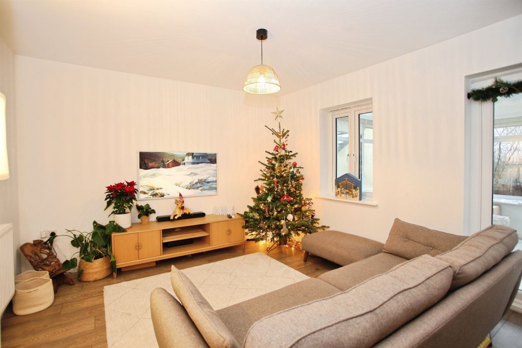 Property photo 2 of 14