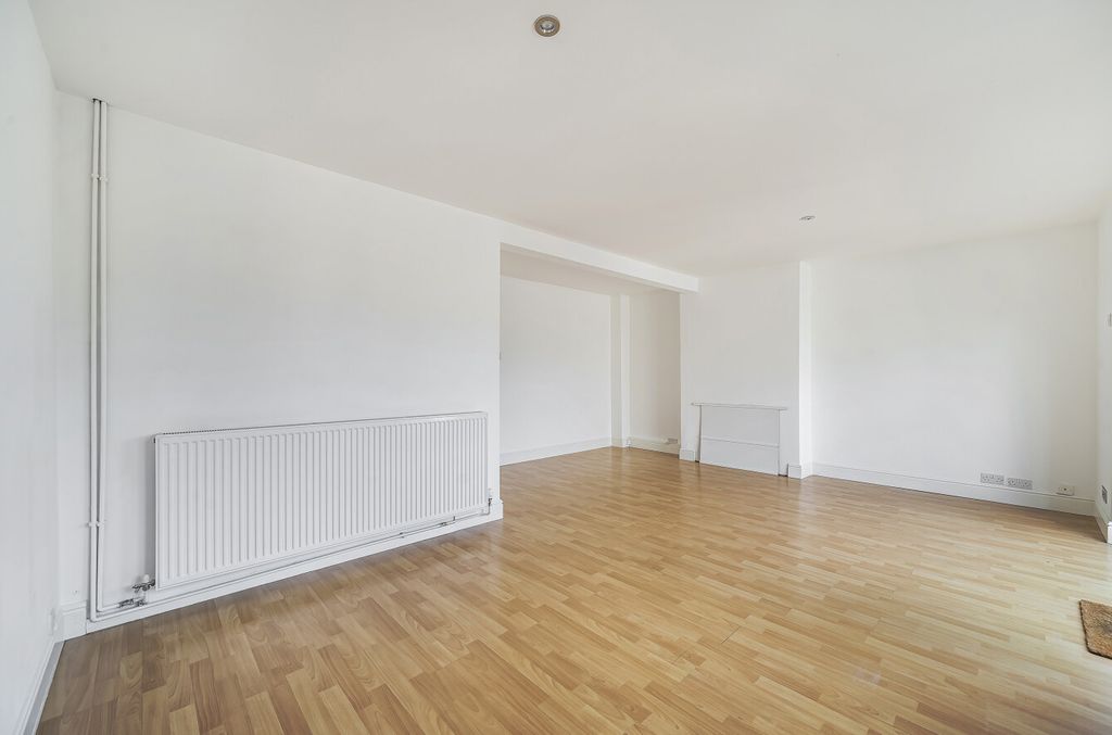 Property photo 3 of 20 Living Room