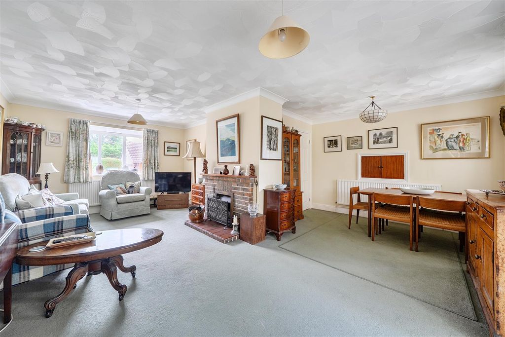 Property photo 3 of 24 Sitting Room