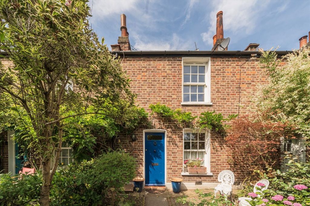 Property photo 1 of 11
