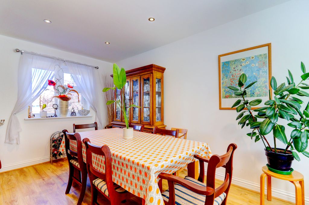 Property photo 3 of 19 Picture No. 05