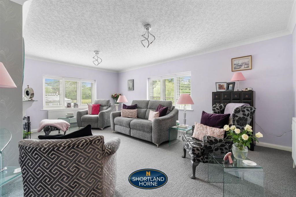 Property photo 3 of 45 25 Brookside Avenue, Stretton Wm (26 Of 54).Jpg