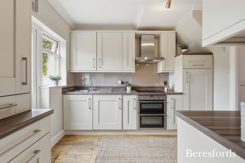 Property photo 3 of 38 Picture No. 20