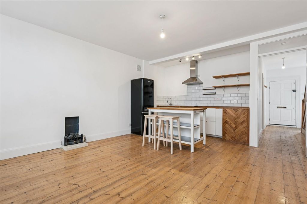 Property photo 1 of 9 4.Jpg