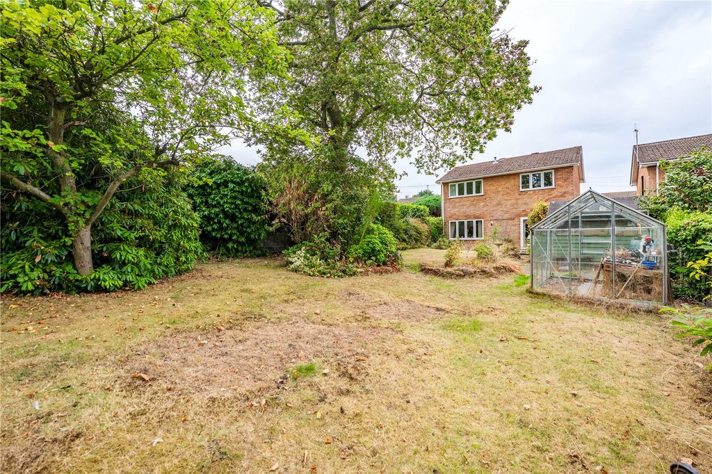 Property photo 2 of 28 Picture No. 33
