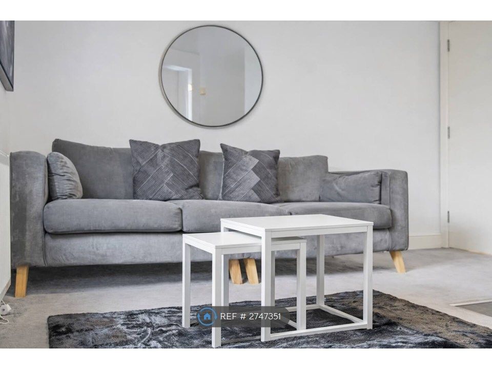 Property photo 3 of 12 Sofa