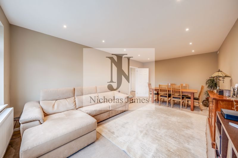 Property photo 1 of 20 Photo 5