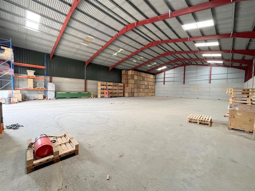 Property photo 3 of 9 3.Jpg