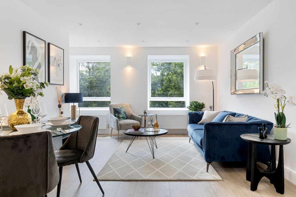 Property photo 1 of 8 2-Bed Show Apartment