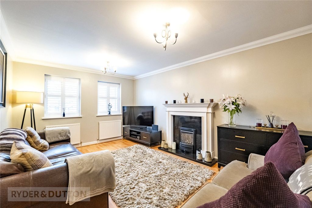 Property photo 3 of 21 Living Room