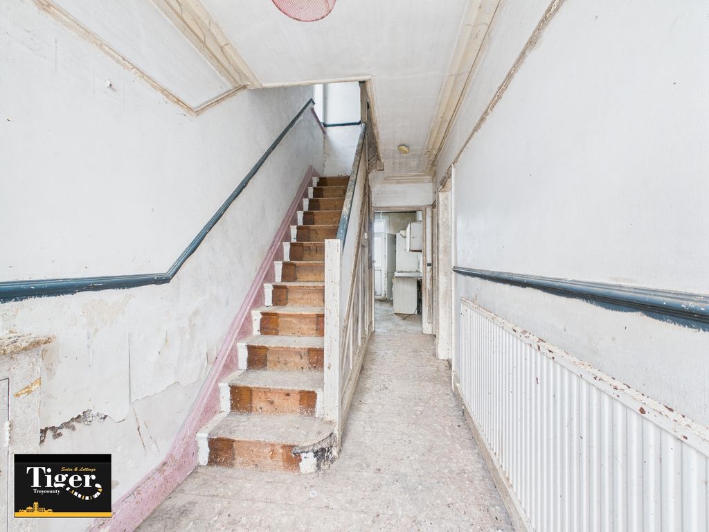 Property photo 2 of 10 Cam03440G0-Pr0448-Still010