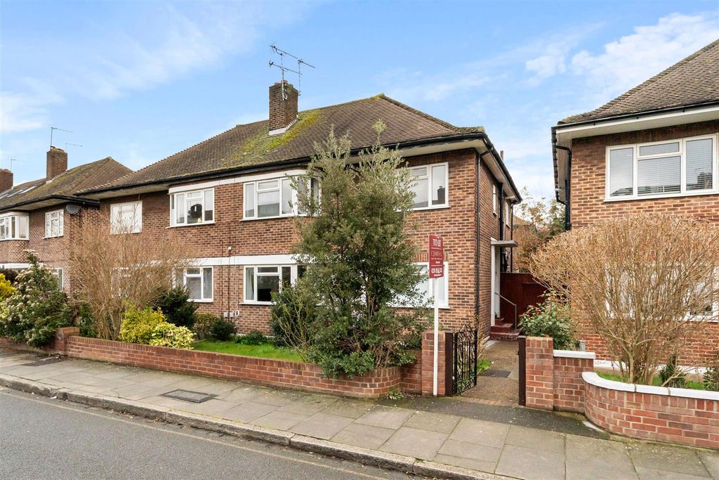 Property photo 1 of 9 Braeside Ave-1