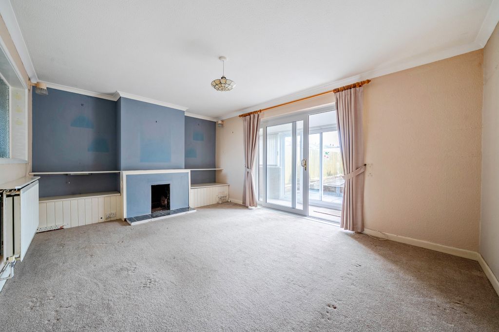 Property photo 2 of 26 Living Room