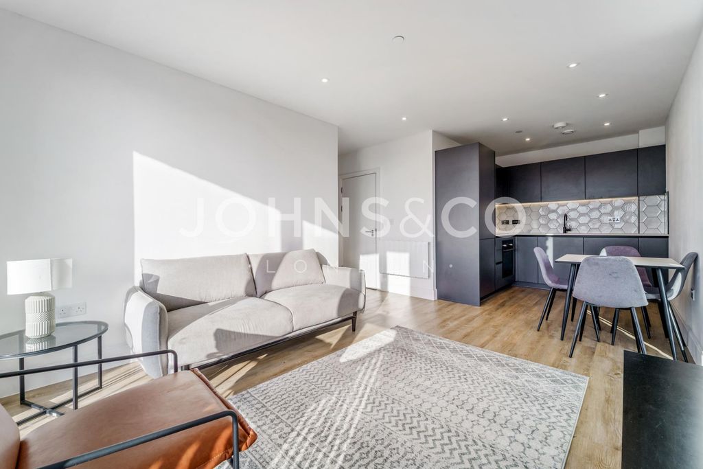 Property photo 3 of 11