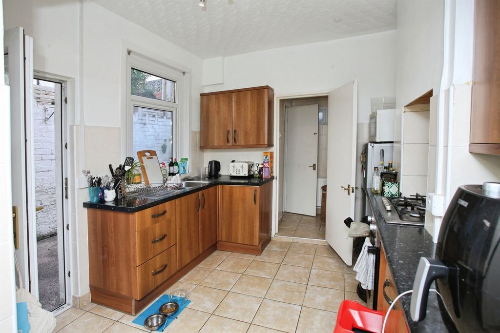 Property photo 3 of 19