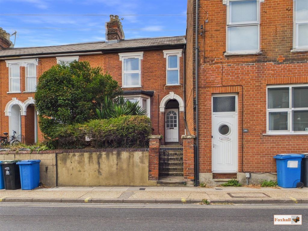 Property photo 1 of 17 Front Garden