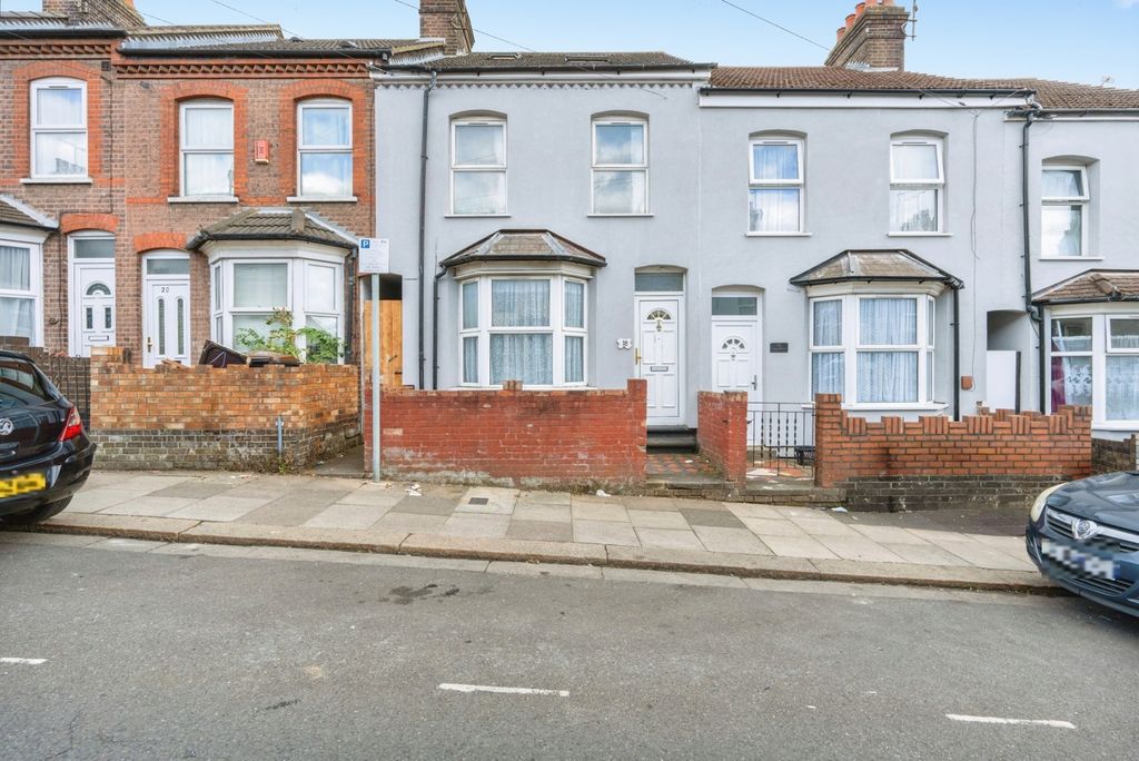 Property photo 1 of 16 Pbox-Img.Jpg