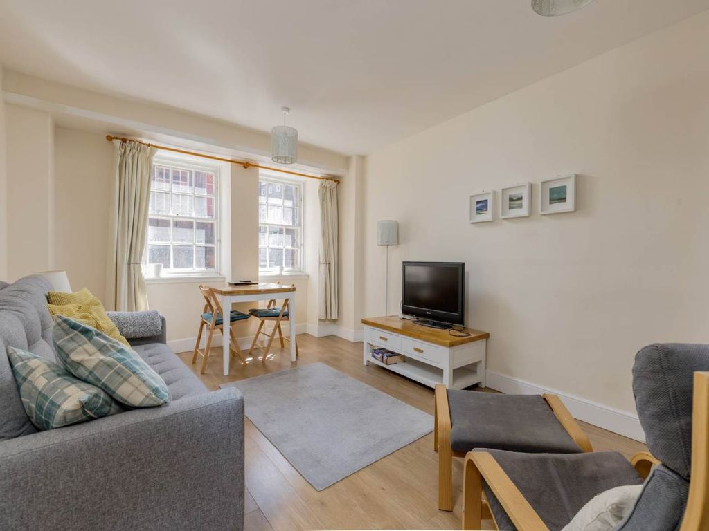 Property photo 2 of 12 78408_Canongate-003