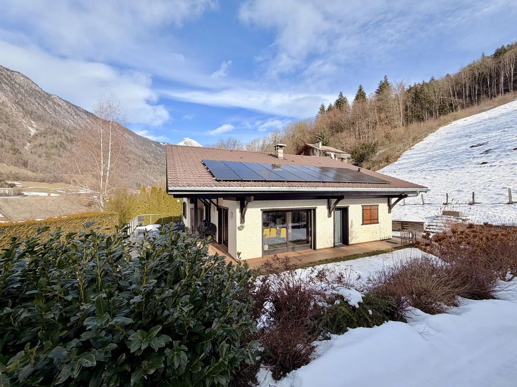 Property photo 2 of 21