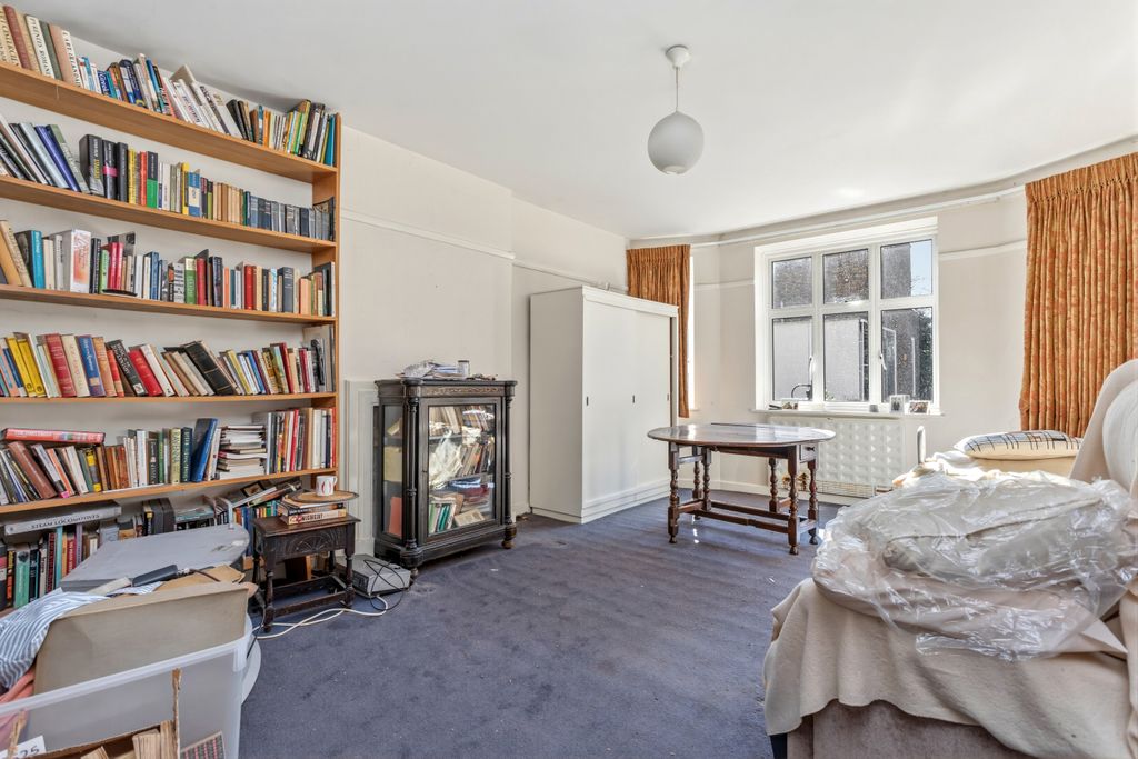 Property photo 3 of 14