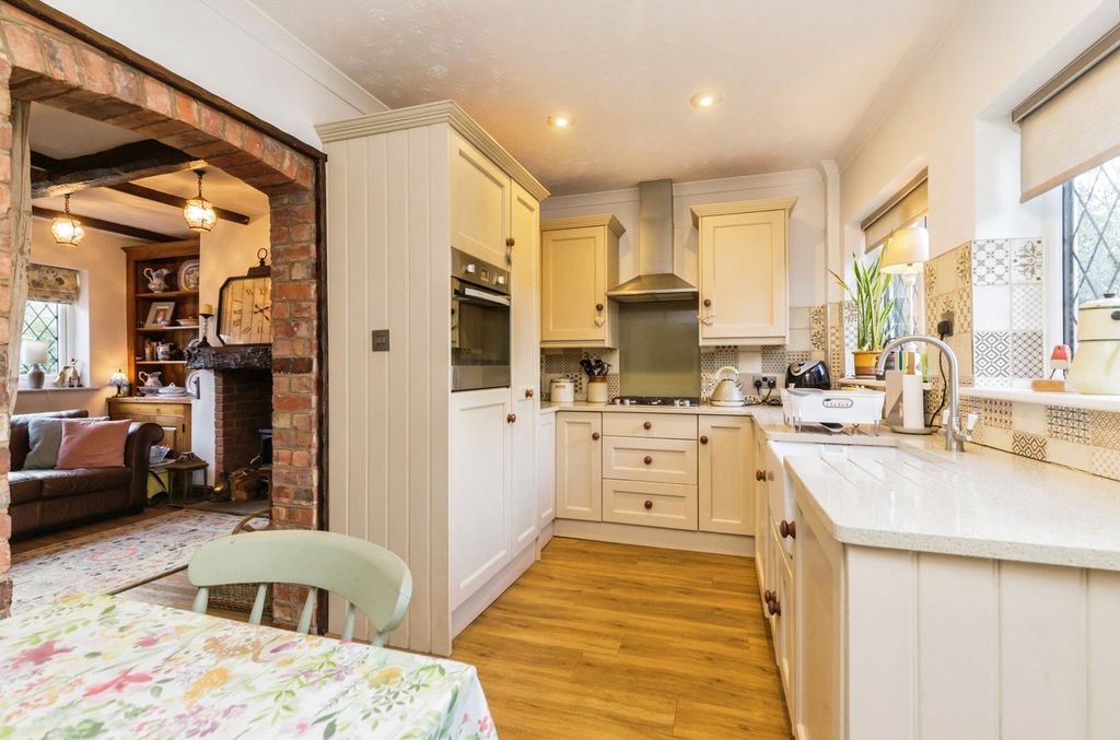 Property photo 3 of 12 Dining Kitchen
