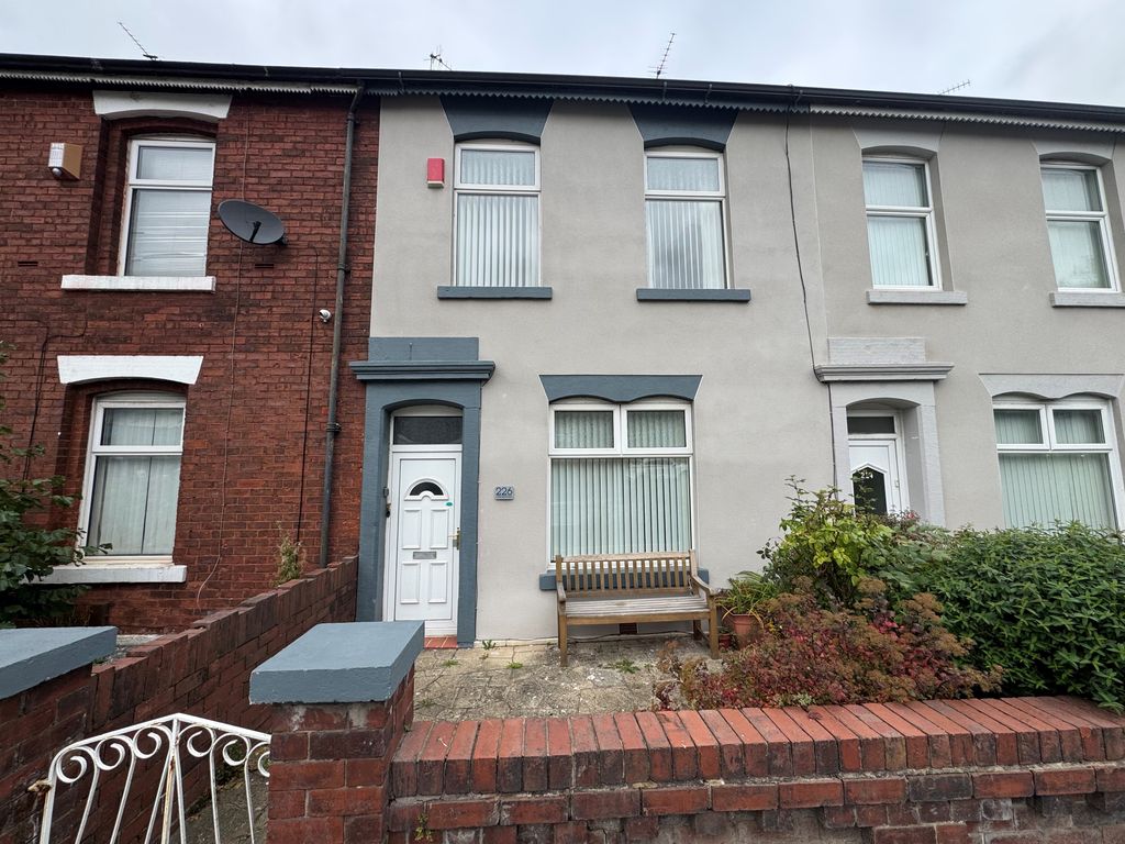 Property photo 1 of 11