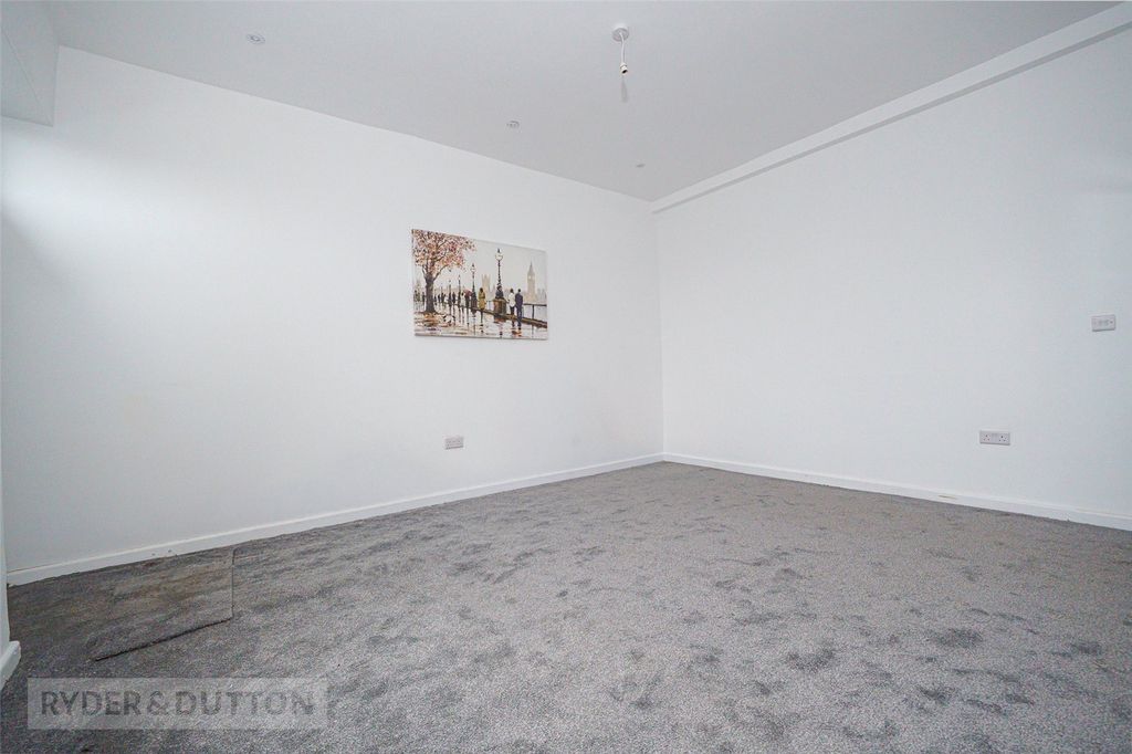 Property photo 3 of 14 Living Room